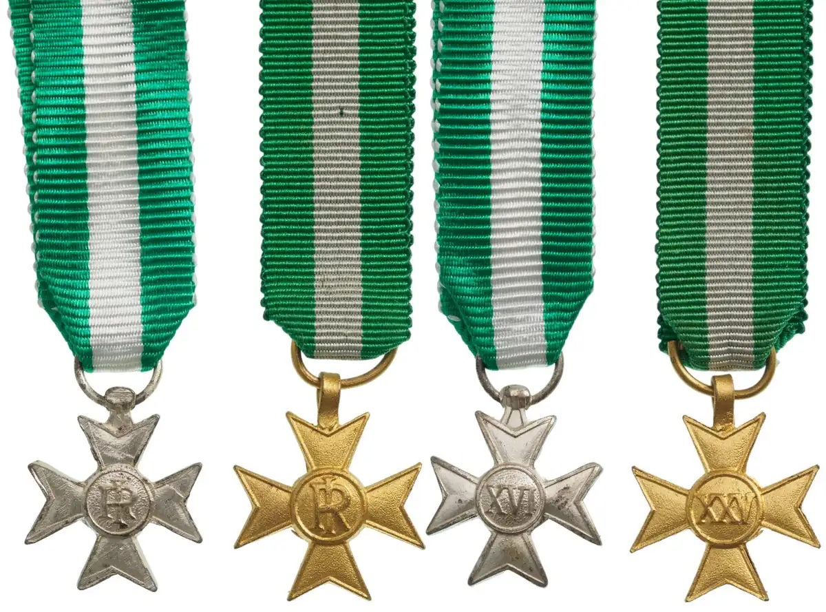 Set of two Italian Republic Military Service Medals