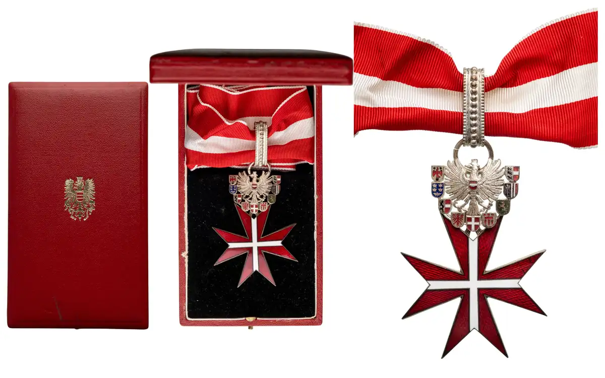 Order for Merit to the Republic "GroÃes Silbernes Ehrenzeichen für Verdienste"