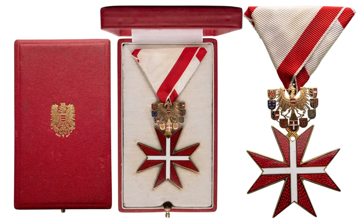 Order for Merit to the Republic "Goldenes Ehrenzeichen für Verdienste"